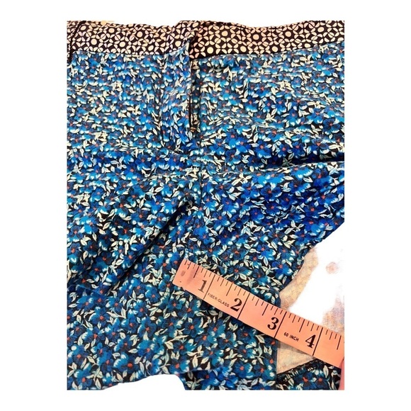 J. Crew Chino Ditsy Blue Flower Patch Contrast Border 3” Women’s Shorts Size 6 - Picture 8 of 13